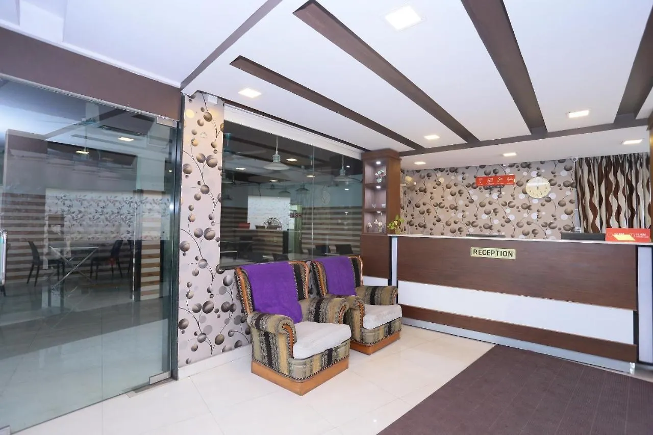 Oyo Flagship 25093 Hotel Thamam Kochi 4*,