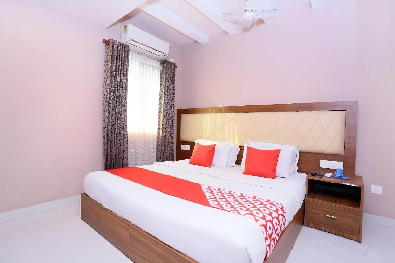 Oyo Flagship 25093 Hotel Thamam Kochi Ινδία