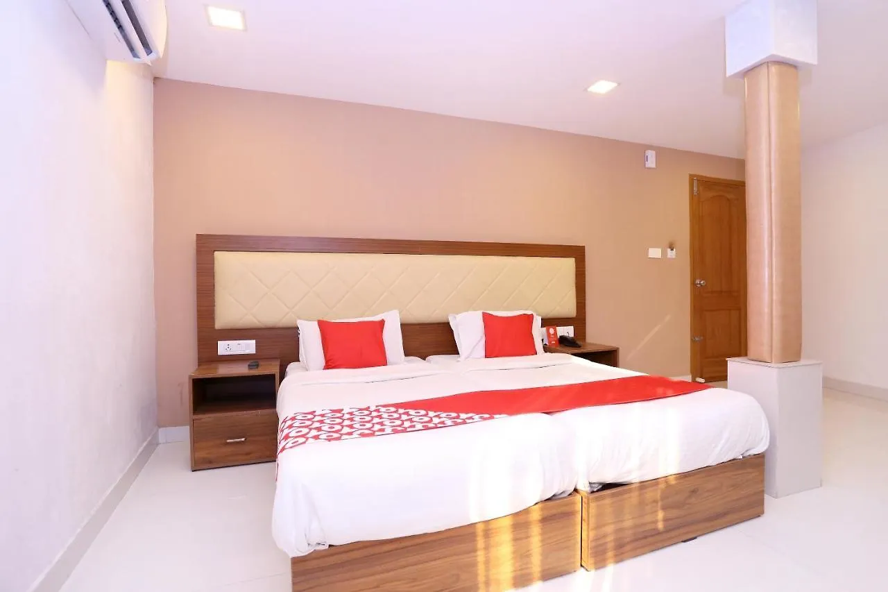 Oyo Flagship 25093 Hotel Thamam Kochi 4*,